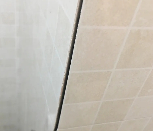 海珠瓷砖空鼓维修公司分享阳台瓷砖脱落的修复过程可以分为以下几个步骤